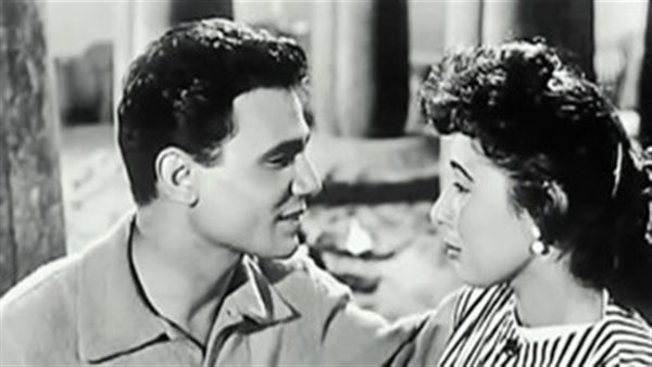 من هي الممثلة التي شاركت عبد الحليم بطولة فيلم الوسادة الخالية